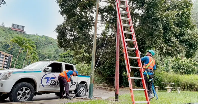 Instalación de servicio ThunderNet en Caracas